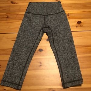 Lululemon wunder under crops heathered grey size 4